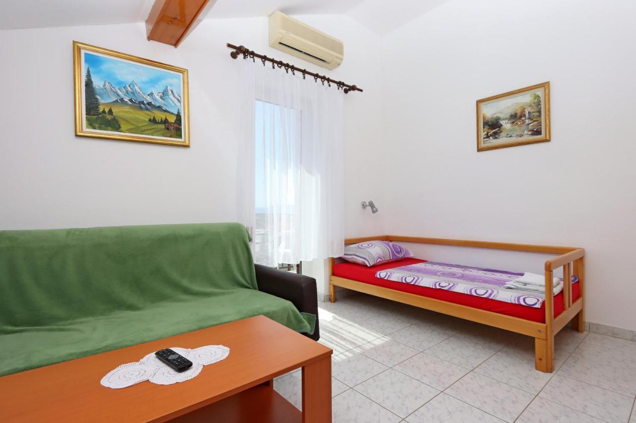 Apartments And Rooms With Parking Space Selce, Crikvenica - 2362 Exterior foto